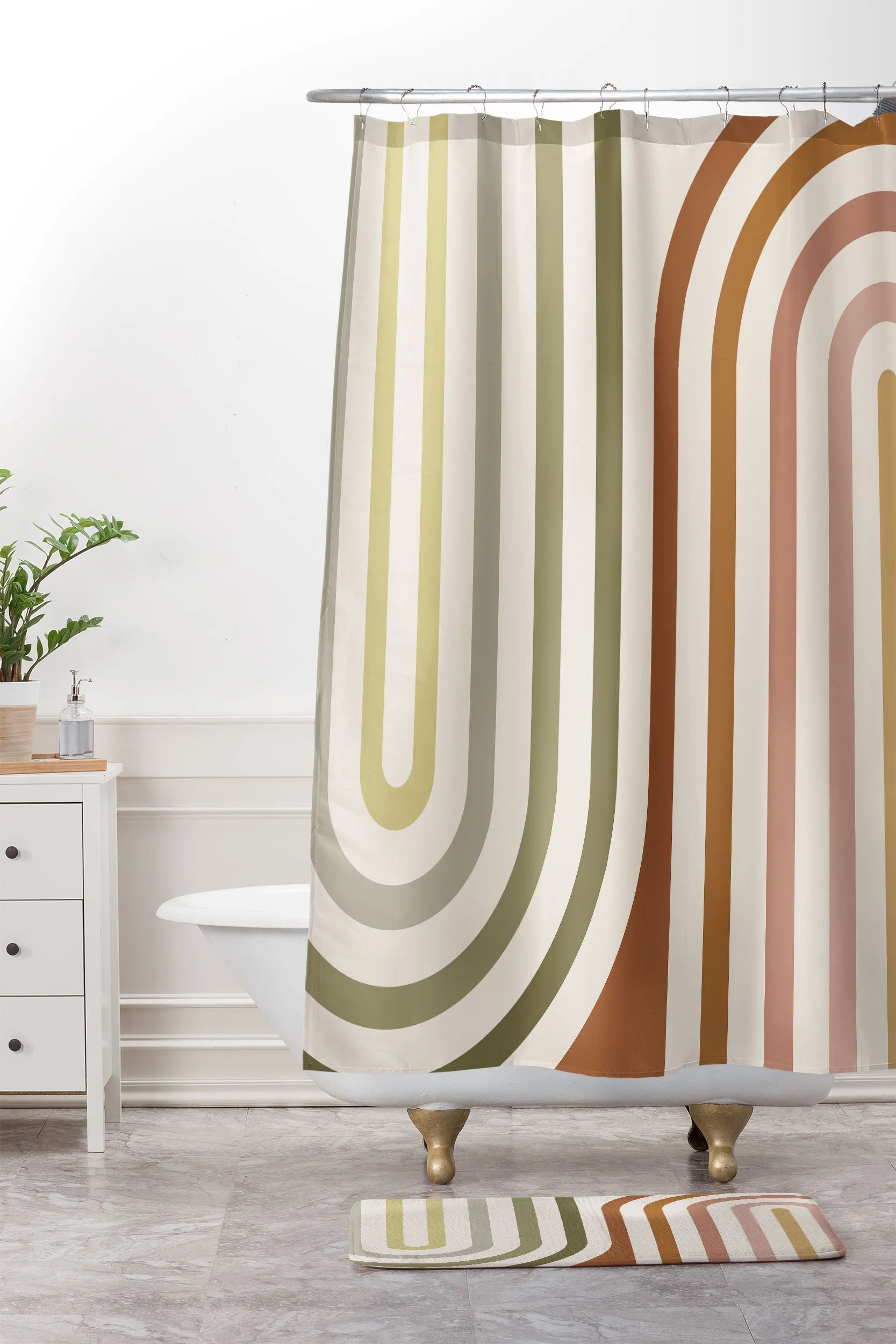 BOLD CURVATURE STRIPES I MEMORY FOAM BATH MAT