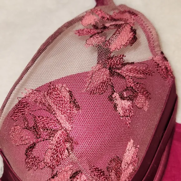 Calvin Klein Black Label Maroon Lust Plunge, Push-up Temptation Bra