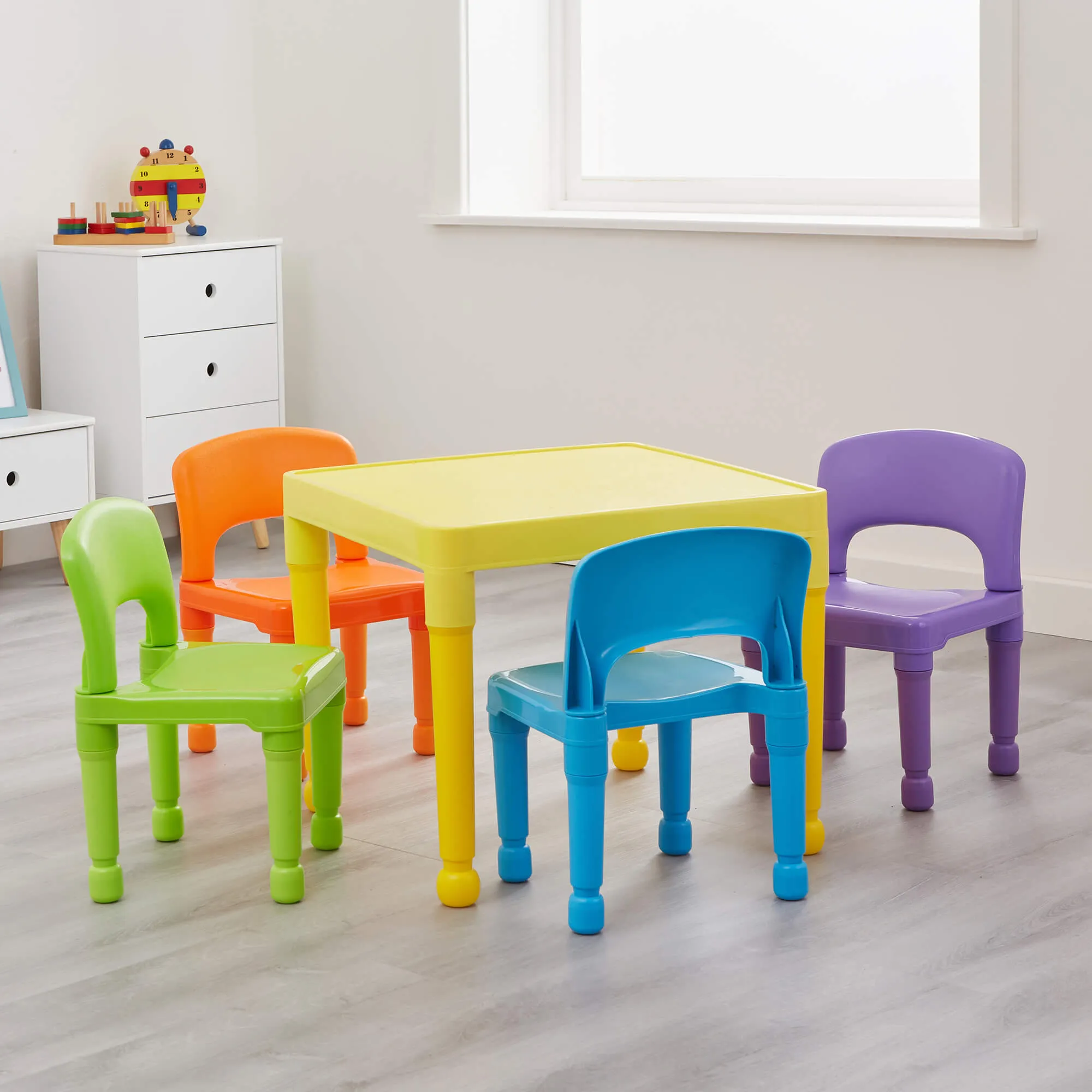 Children's Indoor & Outdoor Plastic Easy Clean Table & 4 Chairs Set | Multicoloured