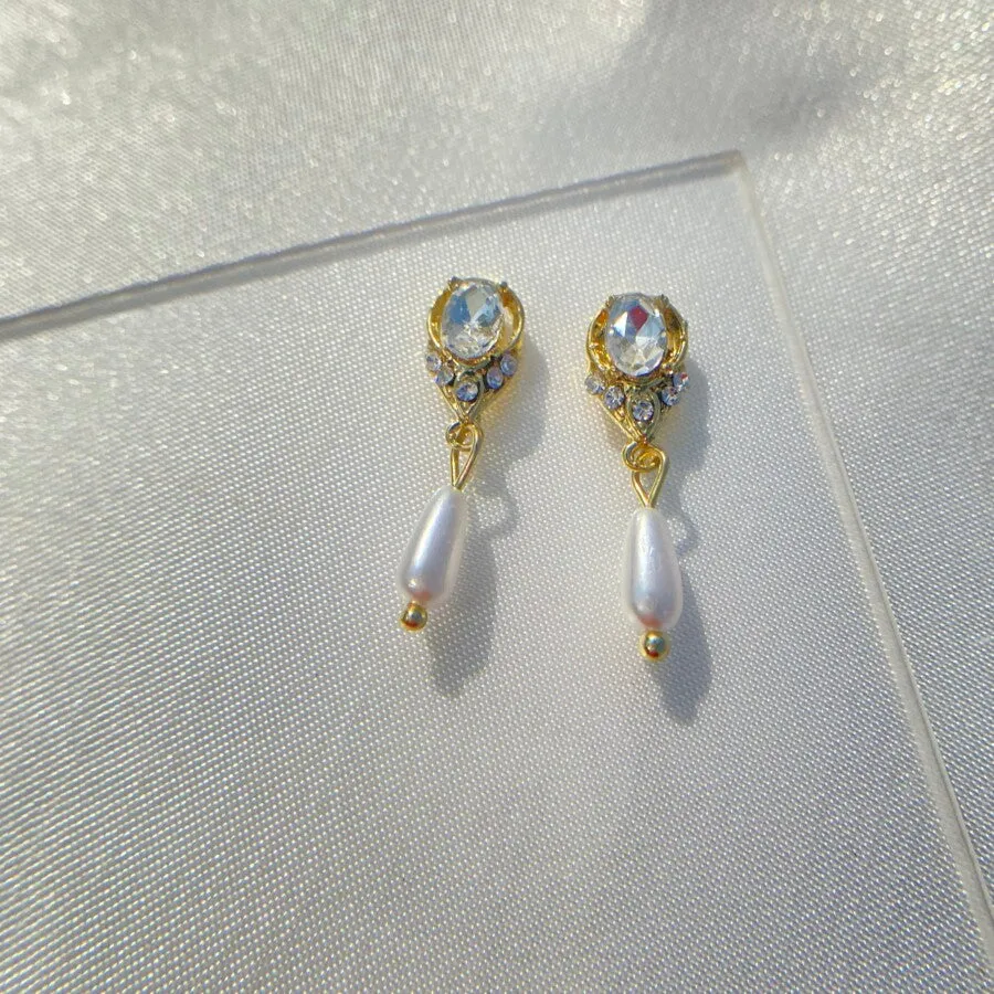 Extravagant Royal Charms