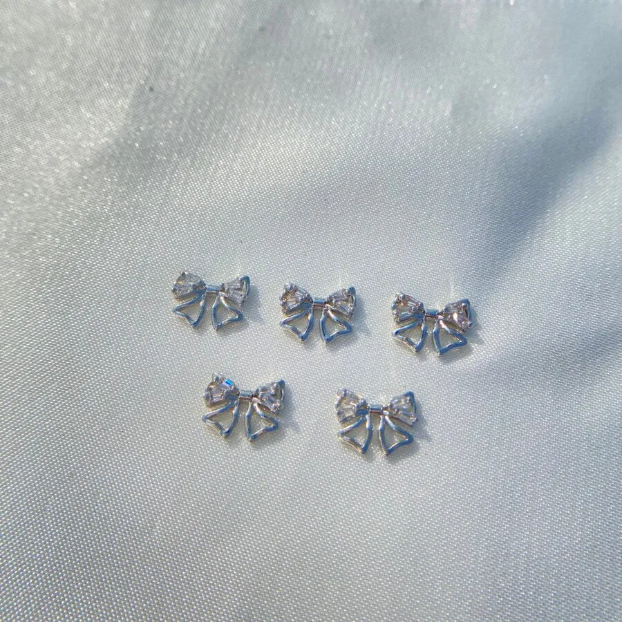 Extravagant Royal Charms