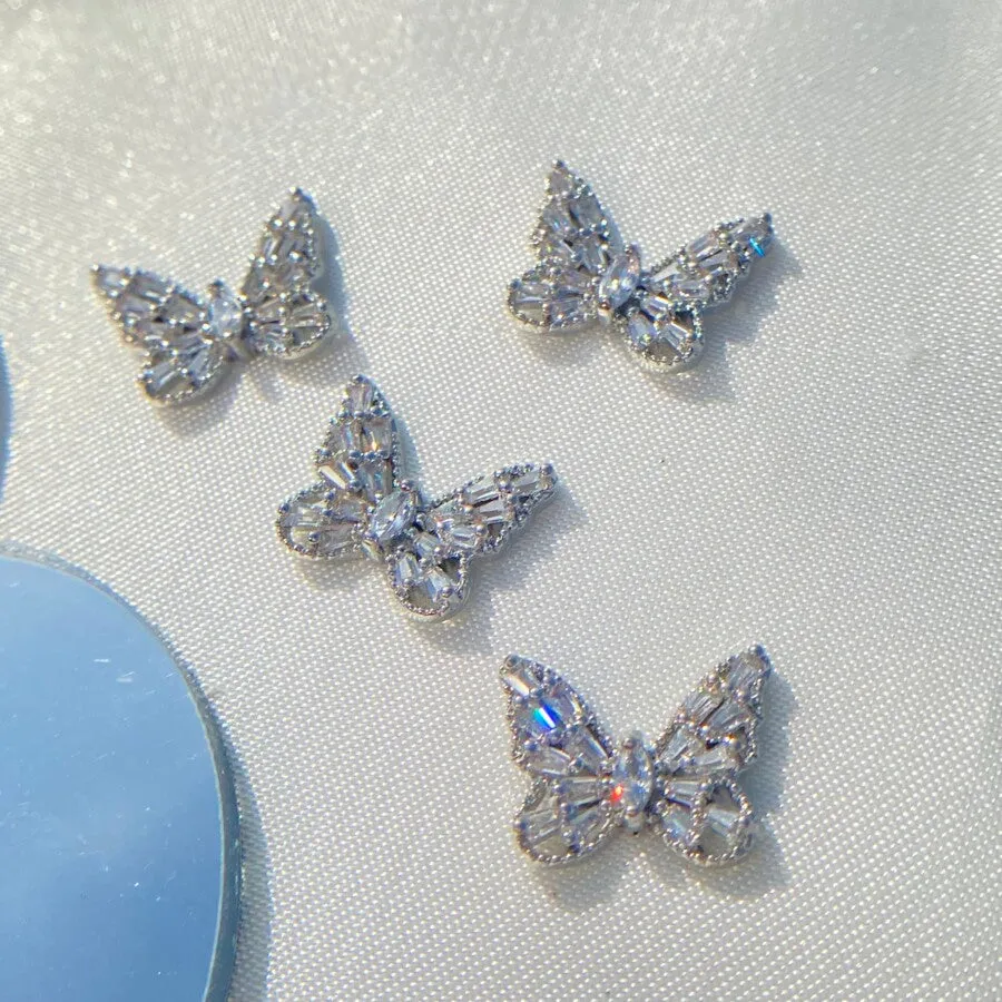 Extravagant Royal Charms
