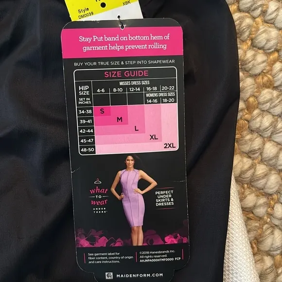 Maidenform Slip Smooths Light Size: M