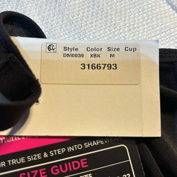 Maidenform Slip Smooths Light Size: M