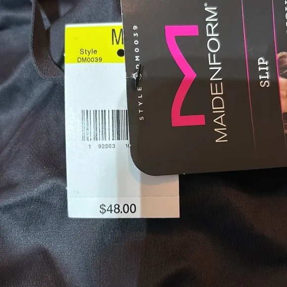 Maidenform Slip Smooths Light Size: M
