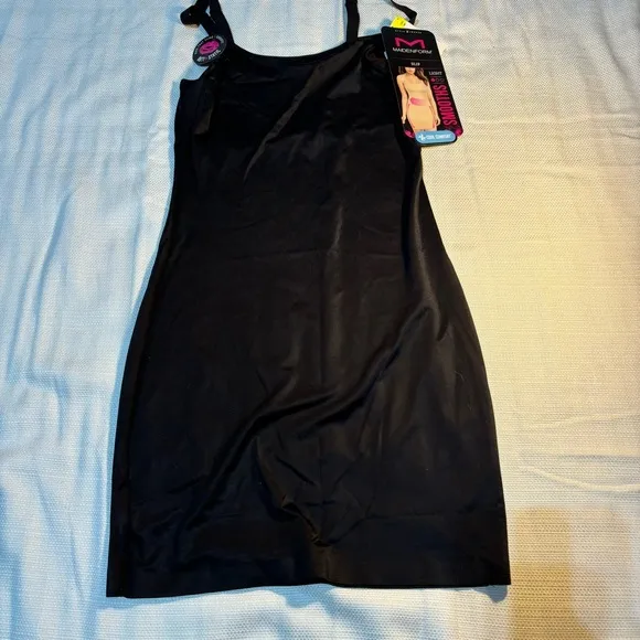 Maidenform Slip Smooths Light Size: M
