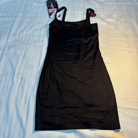 Maidenform Slip Smooths Light Size: M