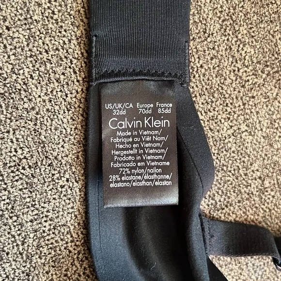 New Calvin Klein Perfectly Fit T-shirt Bra Size 32DD (32E) in Black
