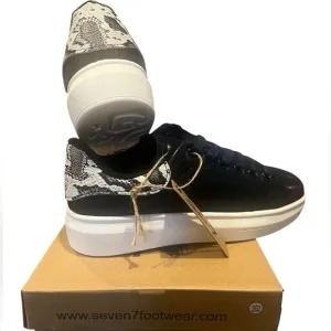 NWT  Seven7 Miki low top platform sneakers‎ size 9