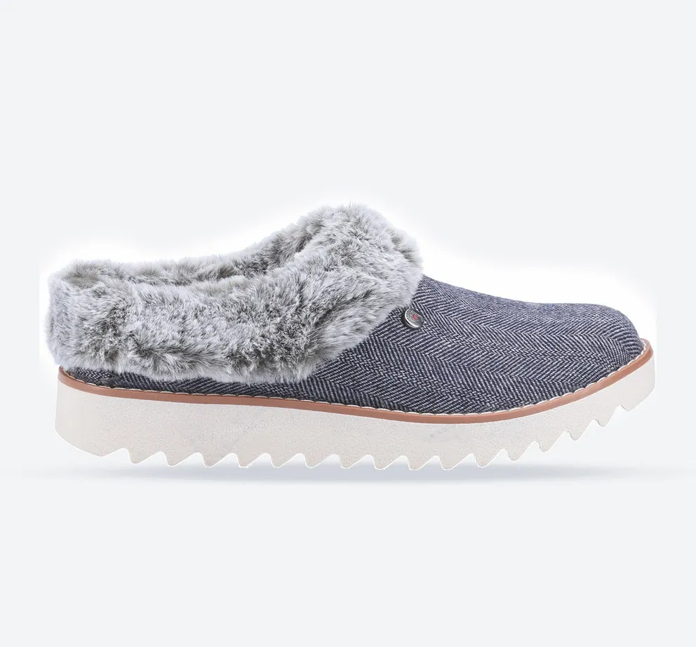 Skechers 113422 Bobs Mountain Kiss Hausschuhe für Damen in weiter Passform