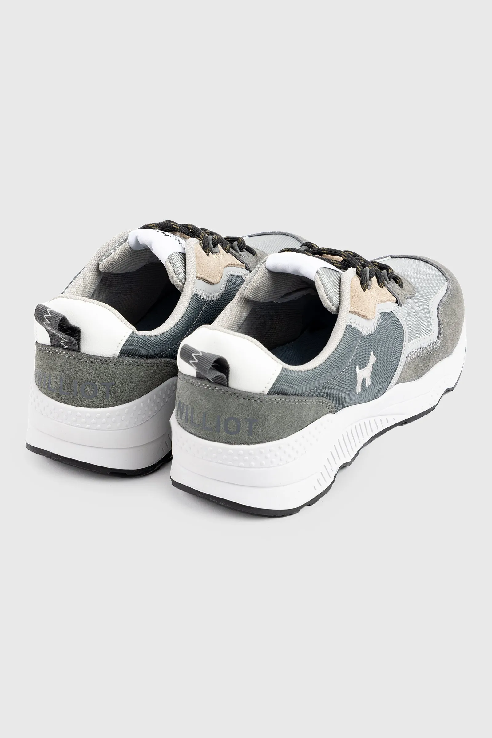 Sneaker Titán Gris