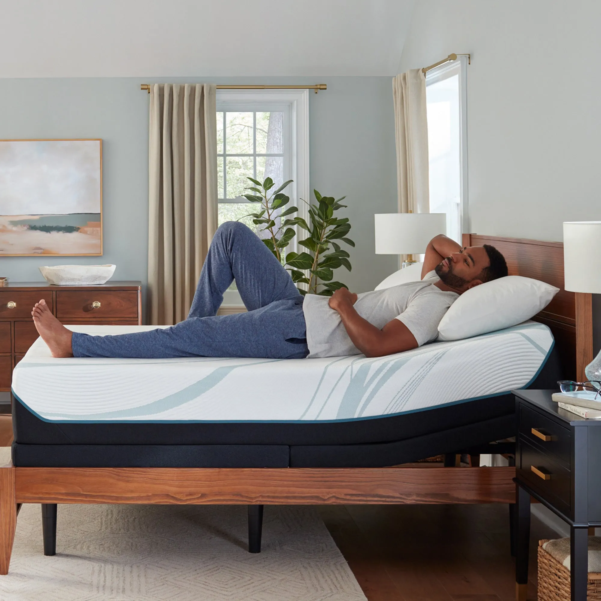 TEMPUR-Adapt® Medium Hybrid by Tempurpedic®