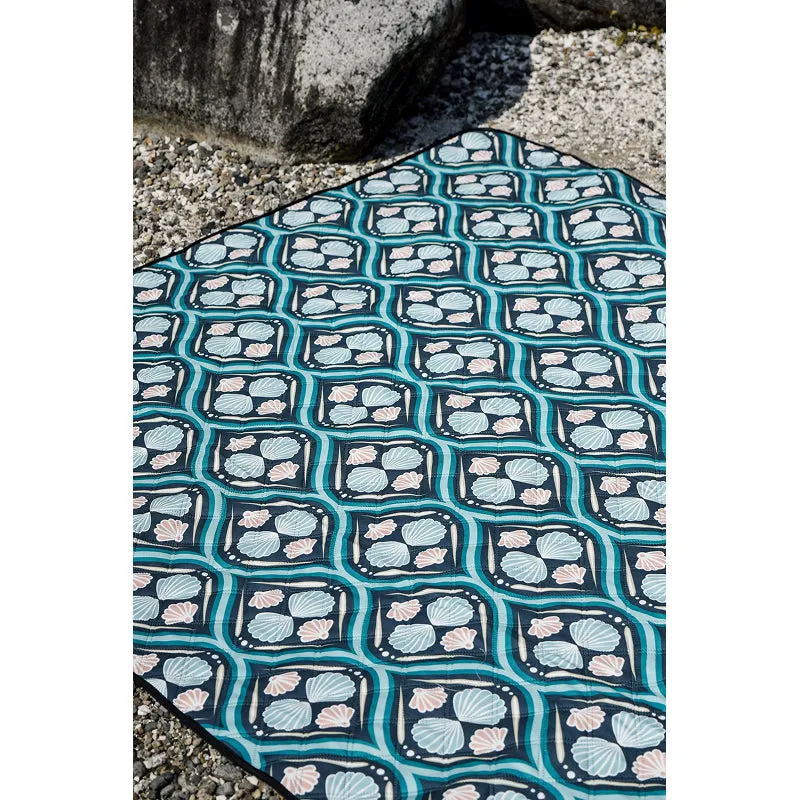 Tofino Towel THE EXCURSION | Packable Picnic Blanket