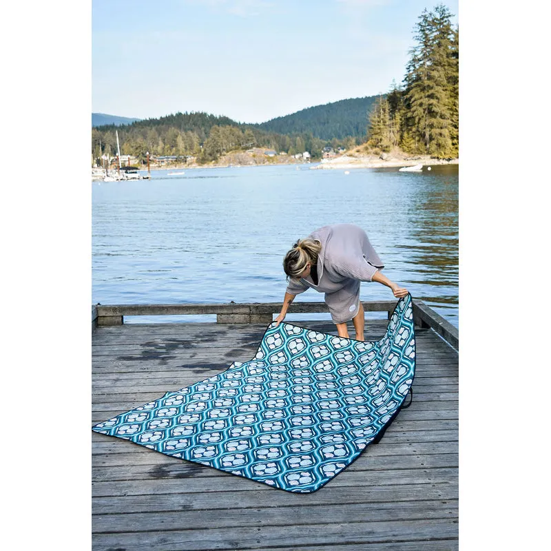 Tofino Towel THE EXCURSION | Packable Picnic Blanket