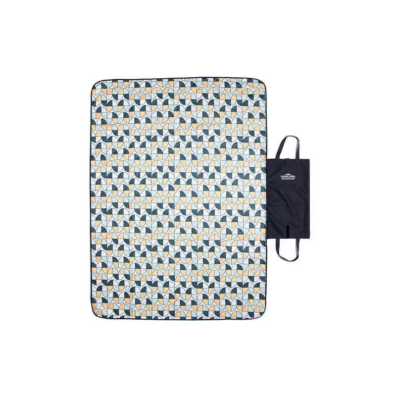 Tofino Towel THE EXCURSION | Packable Picnic Blanket
