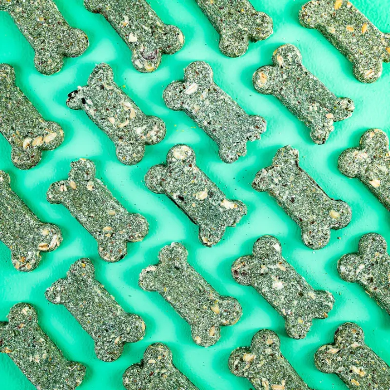 Winnie Lou- Minty Breath Bones - 4oz [May Expiry]