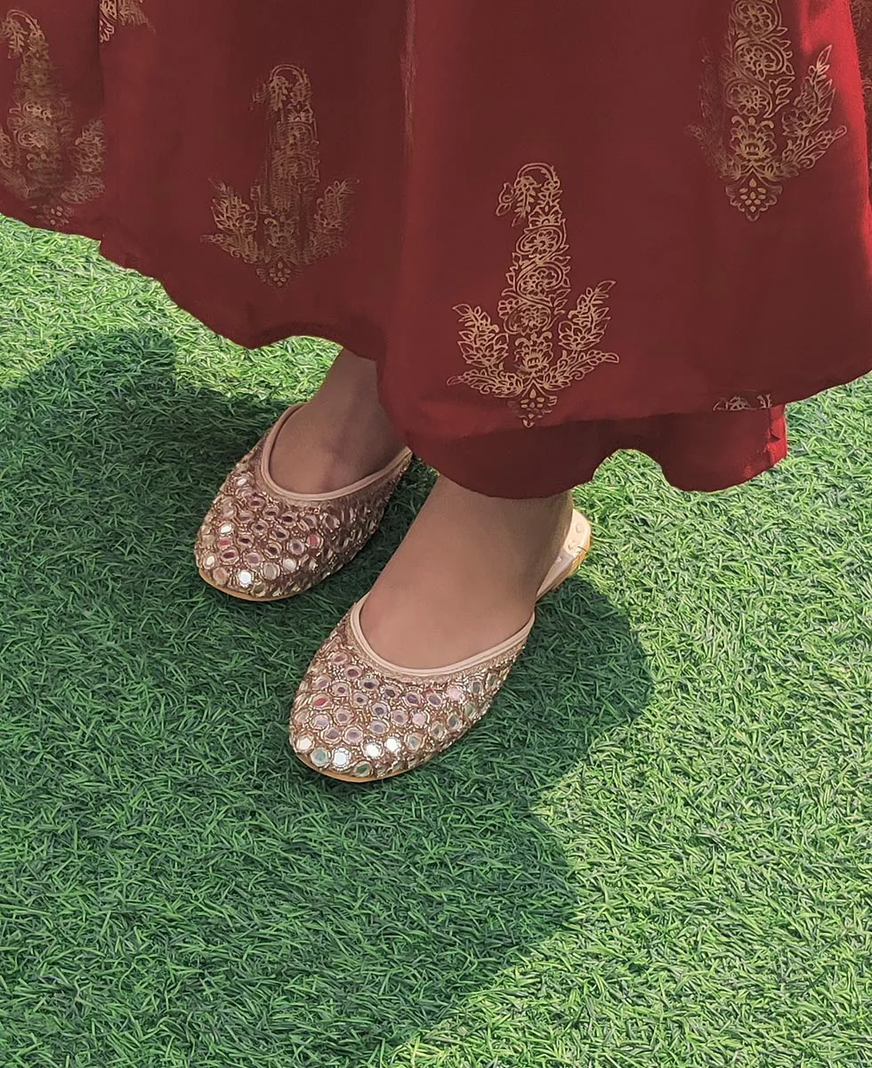 Zeenat Gold Jutti